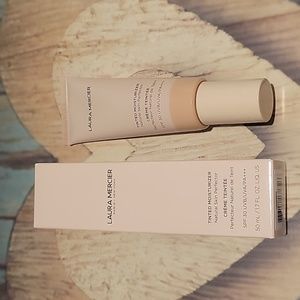 Laura Mercier tinted Moisturizer SPF 30